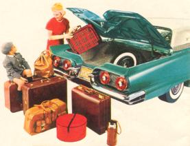 1959 Thunderbird luggage compartment: room to spare